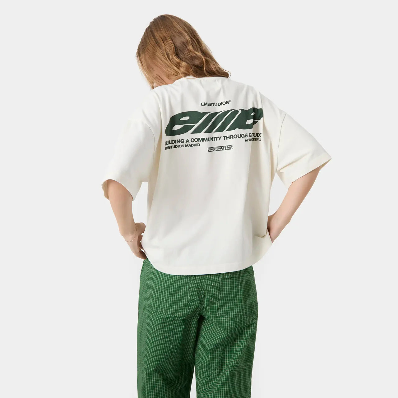 Remera Oversized Eme Studios “DNA Off Sand”